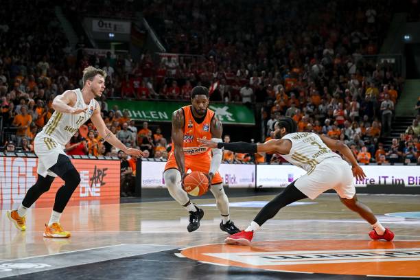 你需要我继 你需要我继