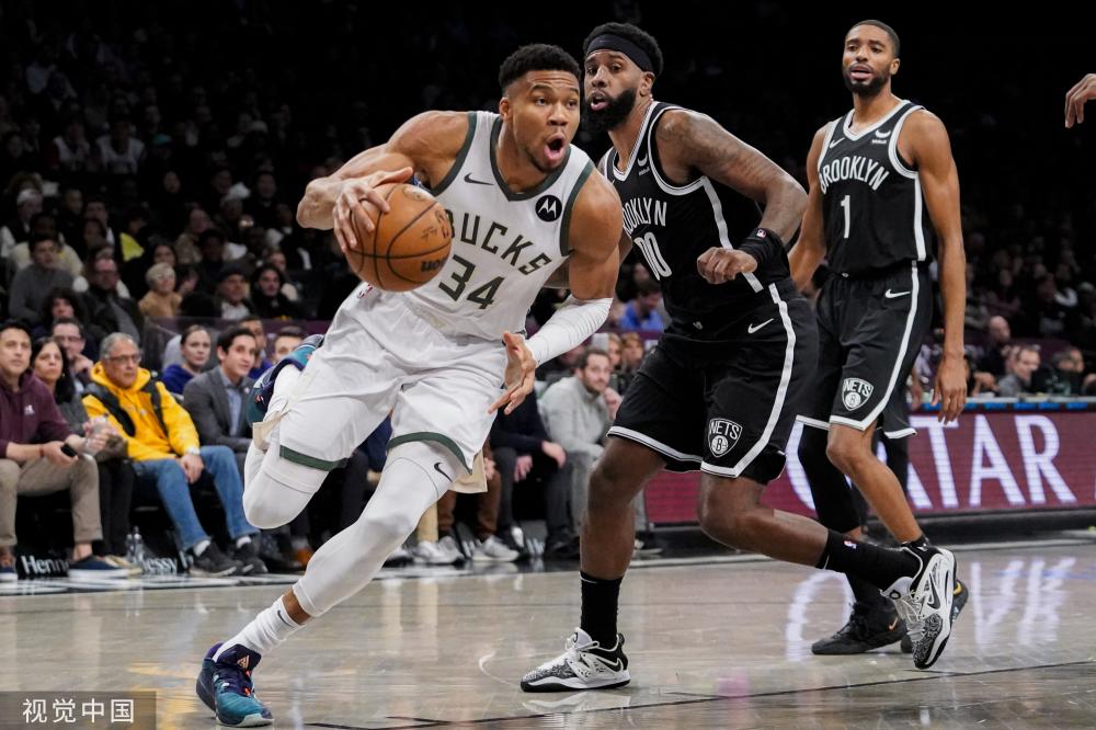 她始终坚持 她始终坚持