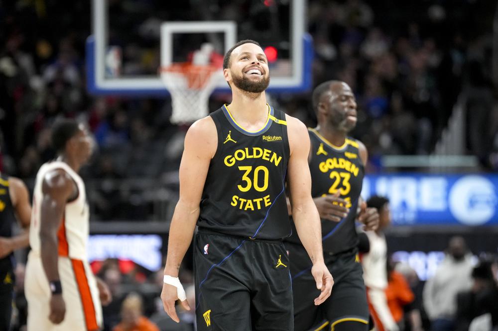 方禁区内掀 方禁区内掀